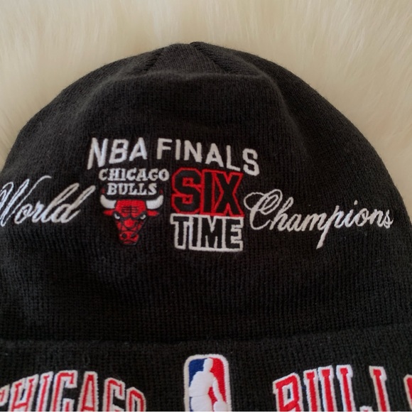 NBA Chicago Bulls Six-Time NBA Finals World Champions knit beanie - Picture 2 of 9
